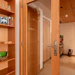 דירה Modern In Parque Nacoes ליסבון