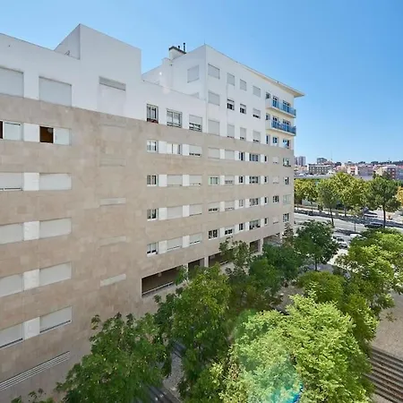 Διαμέρισμα Modern In Parque Nacoes Lisboa