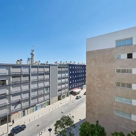 Modern In Parque Nacoes Apartamento