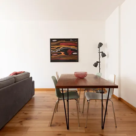 Modern In Parque Nações Lisboa